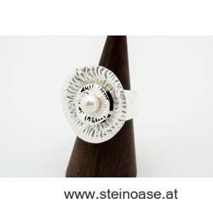 Ring 'modern'  Silber & Perle